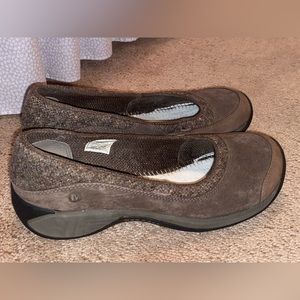 Merkel women brown shoes 8.5 US